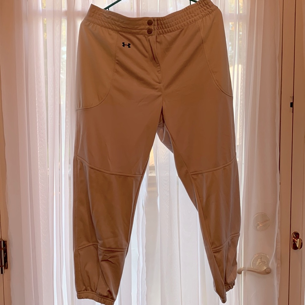 NWT UNDER ARMOUR Women Heat Gear Softball sweatpants Size Medium